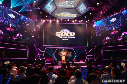  电竞场馆座无虚席，粉丝热情点燃赛场氛围  