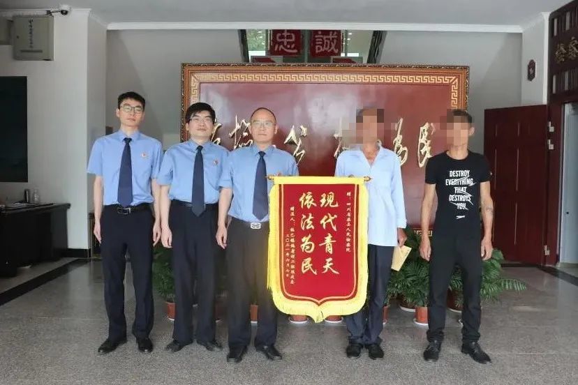  篮球明星公益行，爱心传递温暖人心