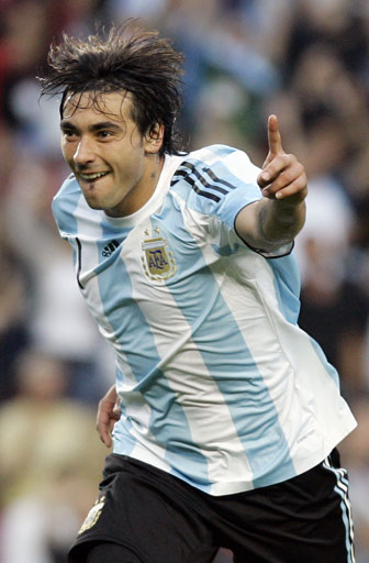  梅西领衔阿根廷队，世预赛强势取得关键胜利