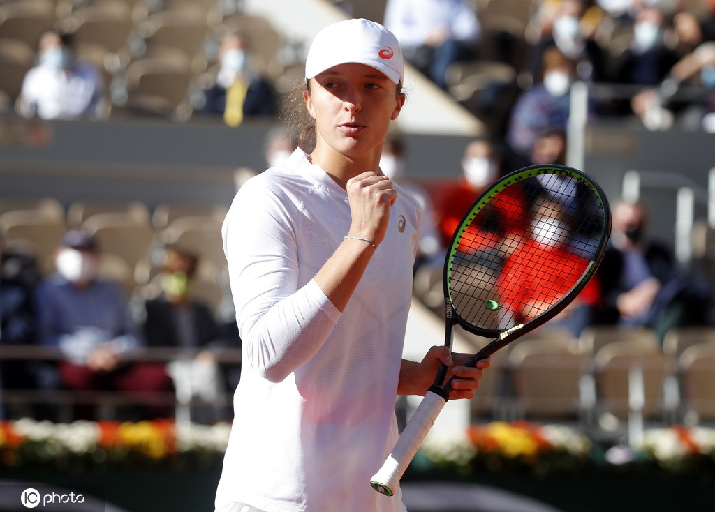  斯维亚泰克卫冕成功，罗兰加洛斯续写波兰传奇