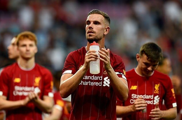  英格兰社区盾，曼城常规时间战平利物浦