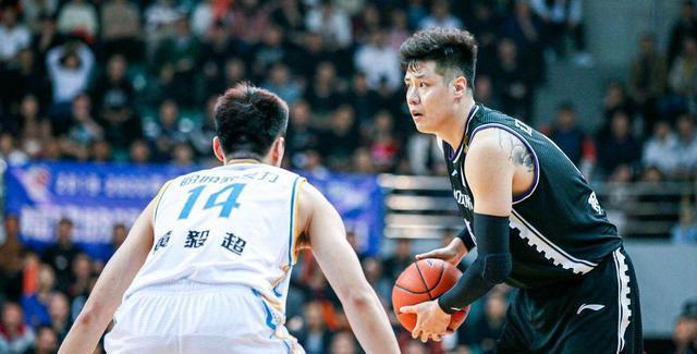  王哲林双二十加冕福建擒下南京同曦