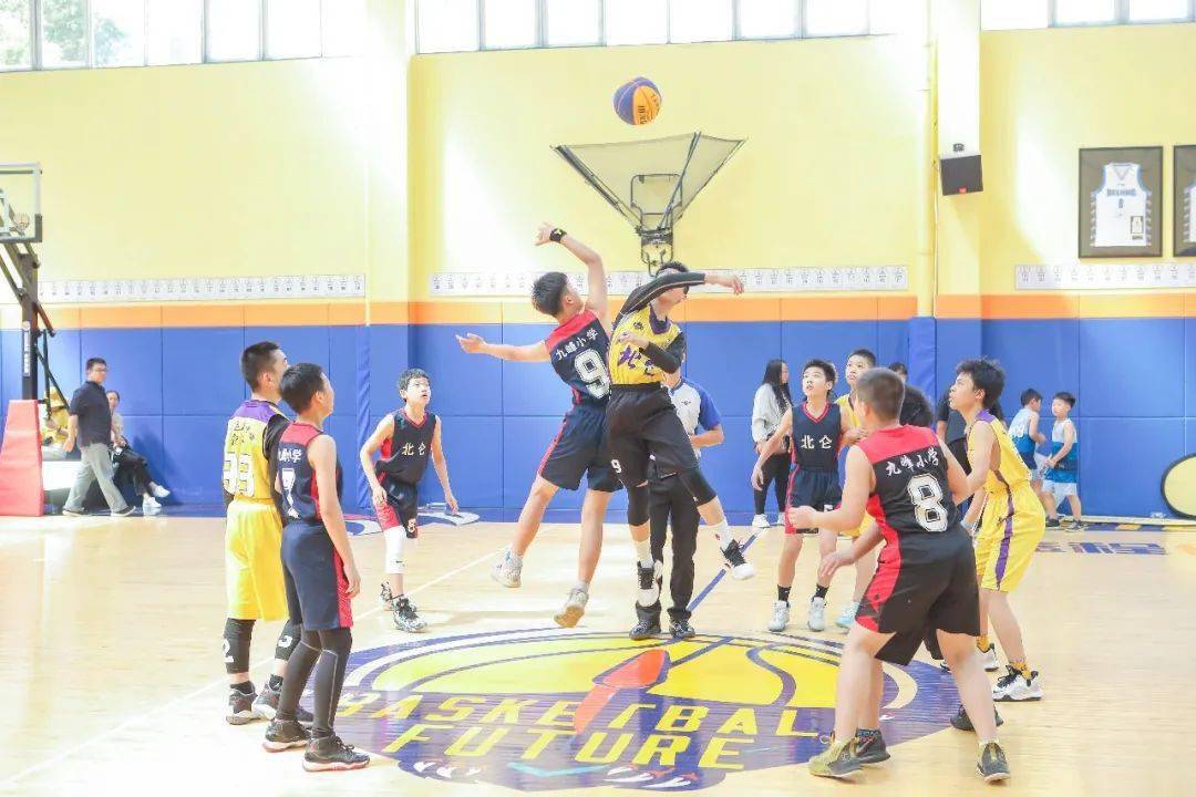  球星公益走进校园，篮球梦想照亮少年未来