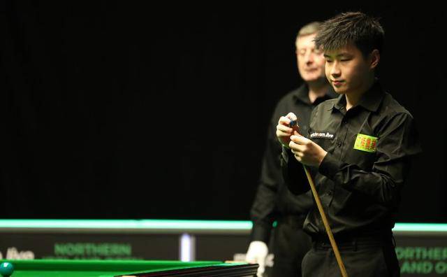  丘里奇ACE雨突袭，创纪录横扫晋级第二轮