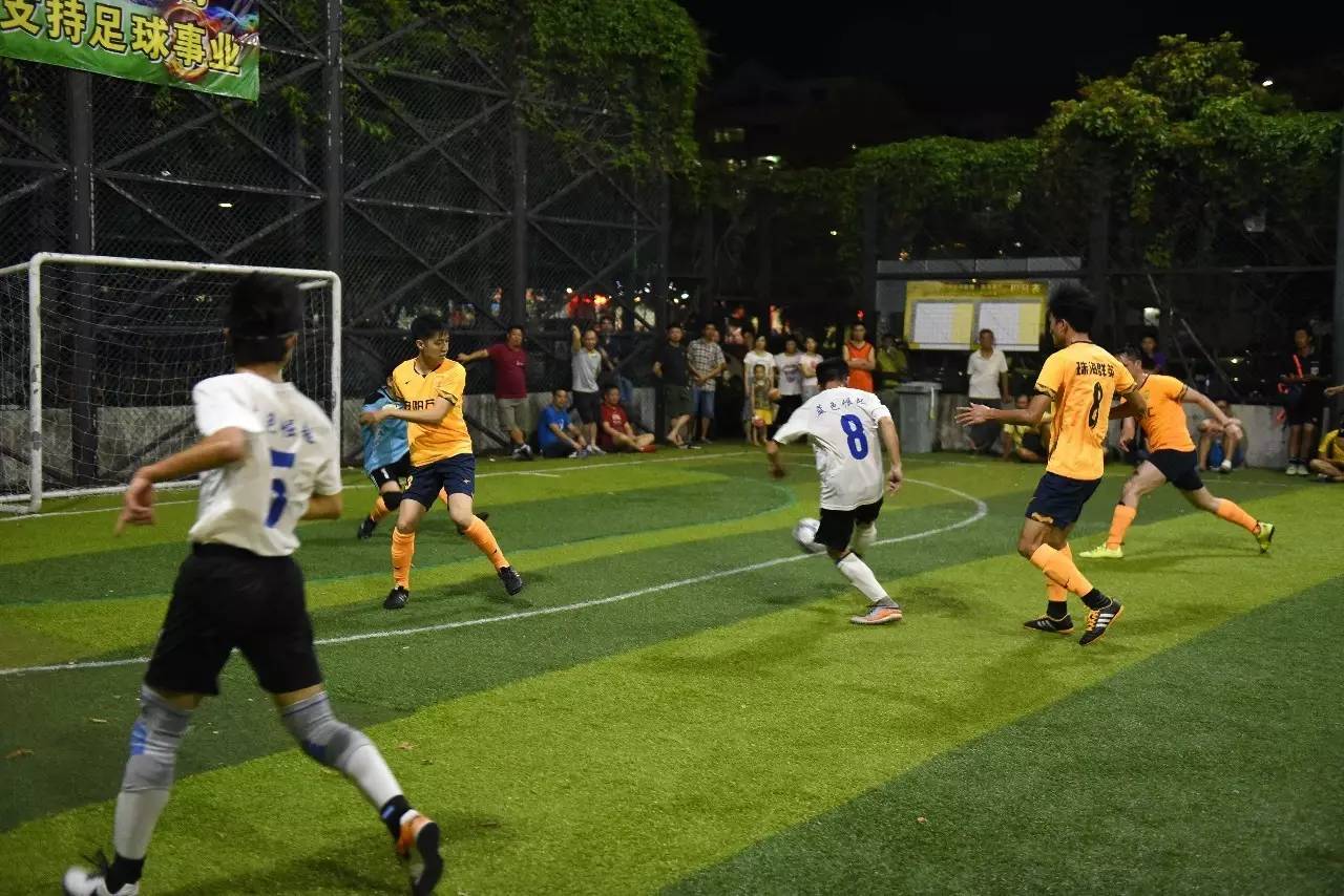  五人制足球风靡都市，民间赛事蓬勃兴起  